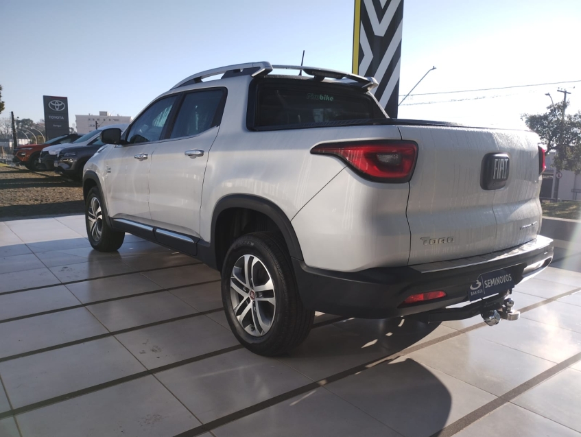 fiat toro 2.0 16v turbo diesel volcano 4wd at9 4p automatico 2017