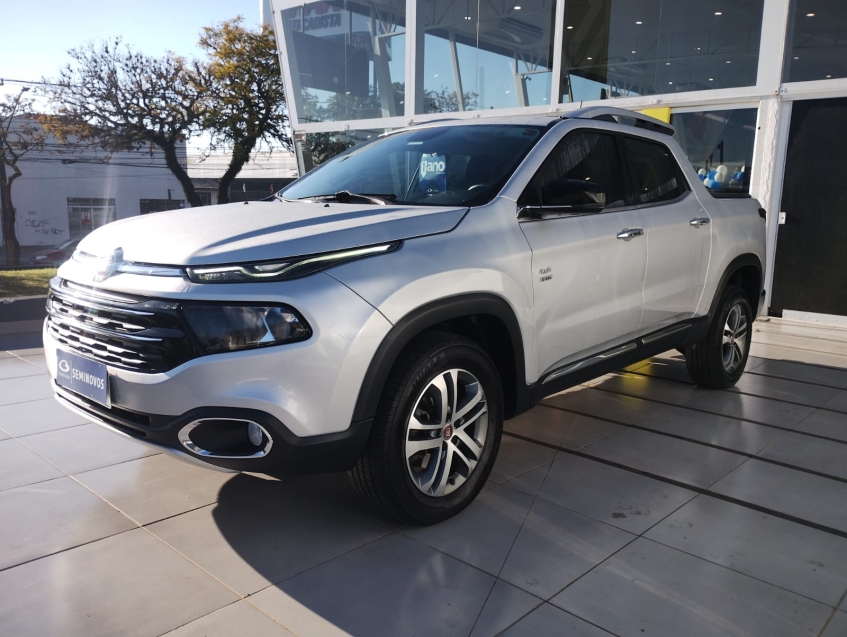 fiat toro 2.0 16v turbo diesel volcano 4wd at9 4p automatico 2017