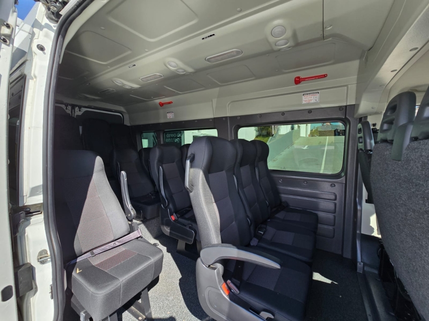 peugeot boxer 2.0 bluehdi diesel business l3h2 13m minibus manual 2.2 2p 2020