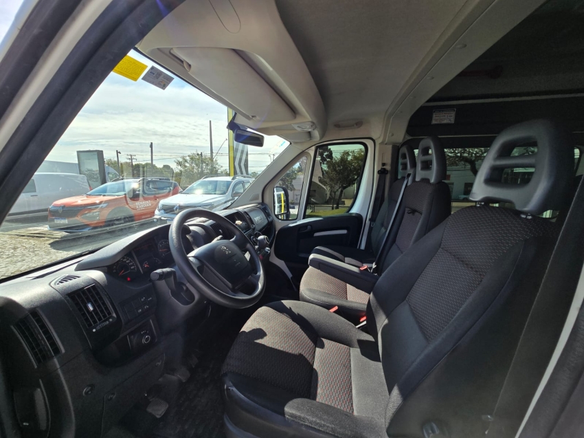 peugeot boxer 2.0 bluehdi diesel business l3h2 13m minibus manual 2.2 2p 2020
