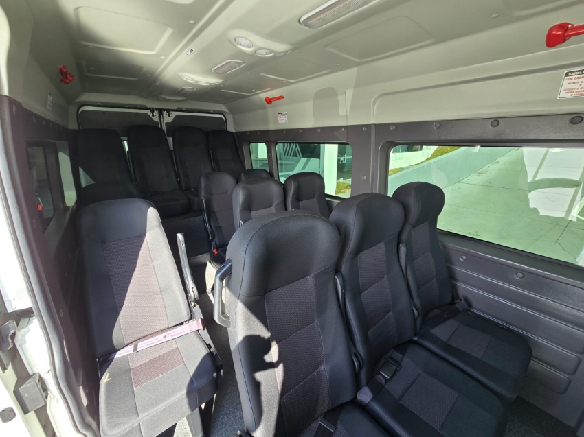peugeot boxer 2.0 bluehdi diesel business l3h2 13m minibus manual 2.2 2p 2020