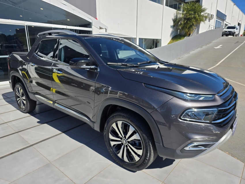 fiat toro 1.3 turbo 270 flex volcano at6 4p automatico 2023