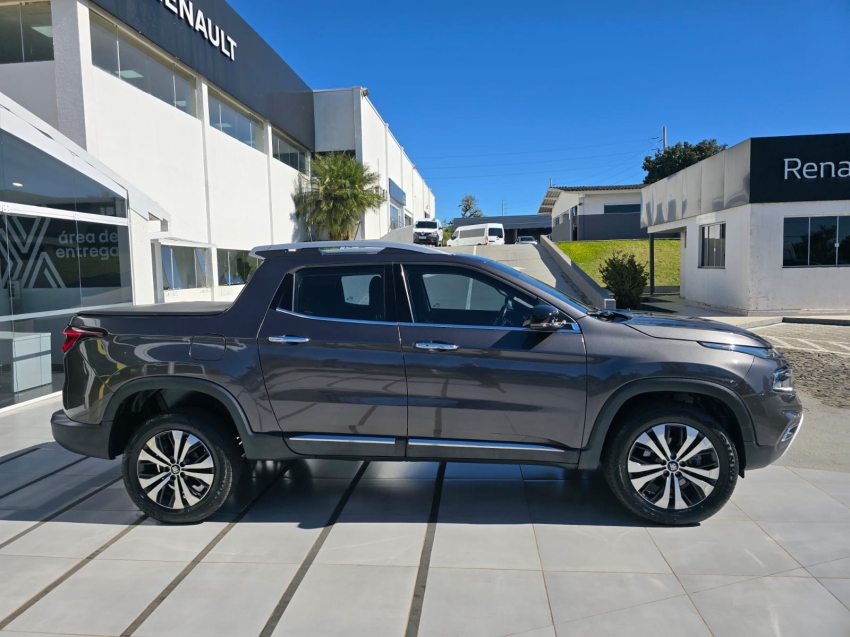 fiat toro 1.3 turbo 270 flex volcano at6 4p automatico 2023