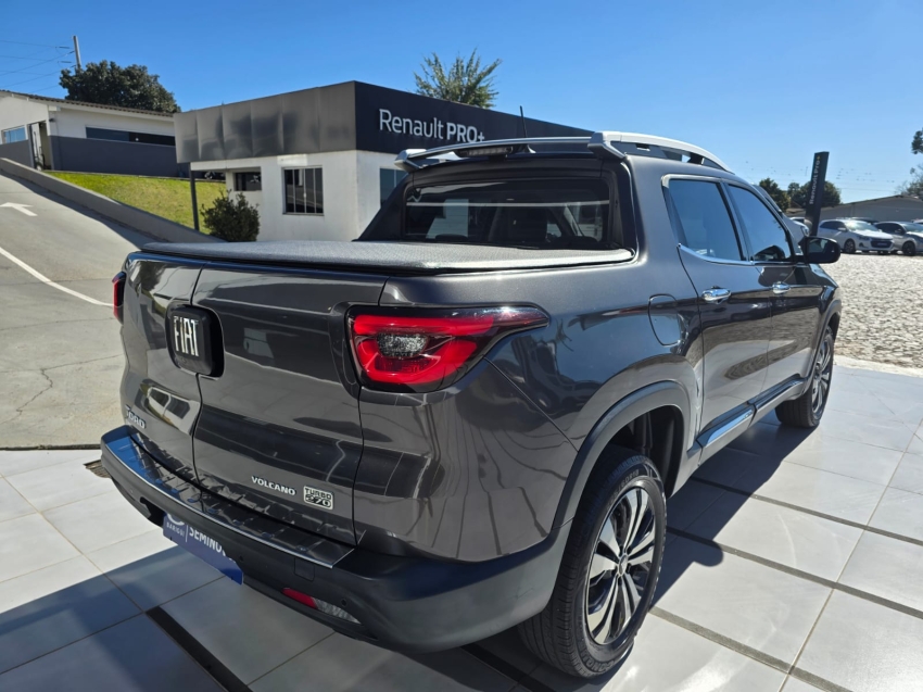 fiat toro 1.3 turbo 270 flex volcano at6 4p automatico 2023