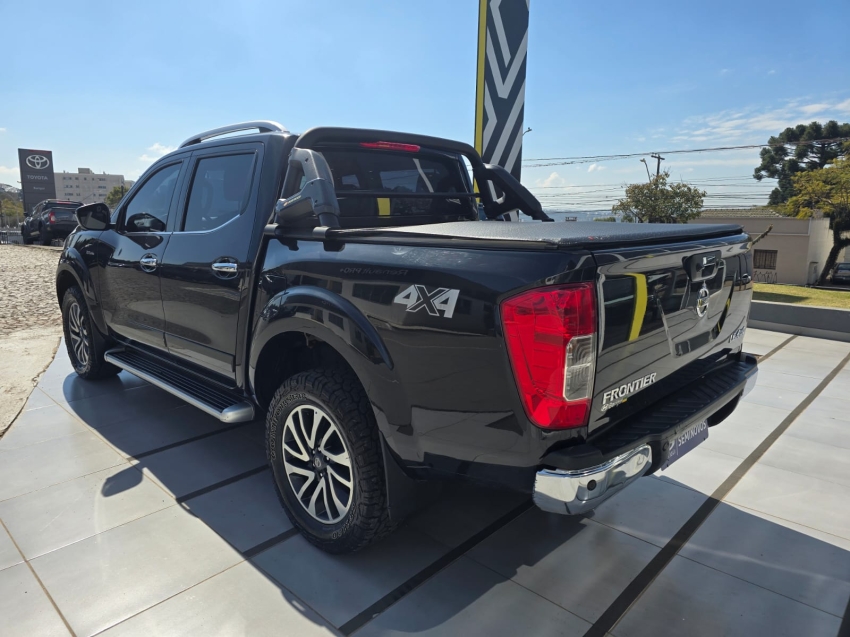 nissan frontier 2.3 16v turbo diesel le cd 4x4 automatico 4p 2021