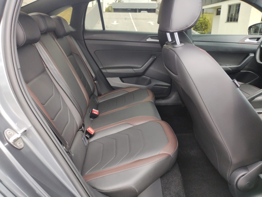 volkswagen virtus 1.0 200 tsi highline automatico flex 4p 2025