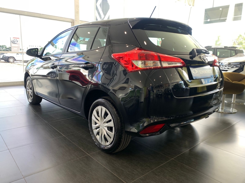 toyota yaris 1.5 16v flex xl multidrive 4p automatico 20253