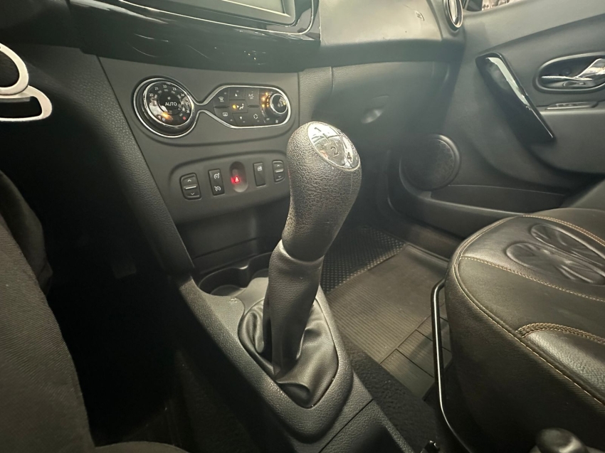 renault sandero 1.6 16v sce flex stepway dynamique manual 4p 202017