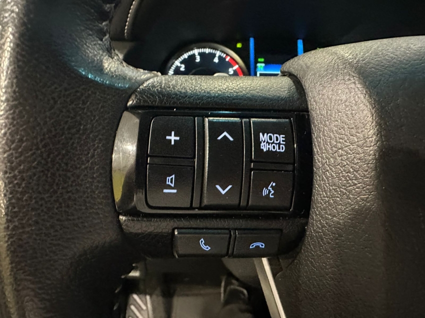 toyota hilux sw4 2.8 d-4d turbo diesel srx 7l 4x4 automatico 4p 202113