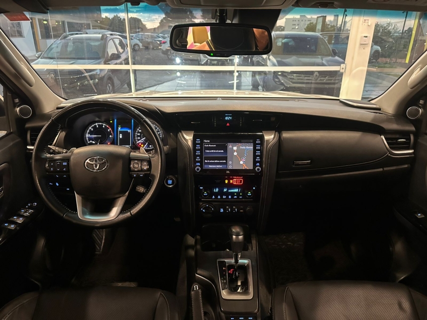 toyota hilux sw4 2.8 d-4d turbo diesel srx 7l 4x4 automatico 4p 202116