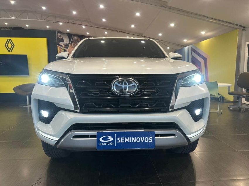 toyota hilux sw4 2.8 d-4d turbo diesel srx 7l 4x4 automatico 4p 20211