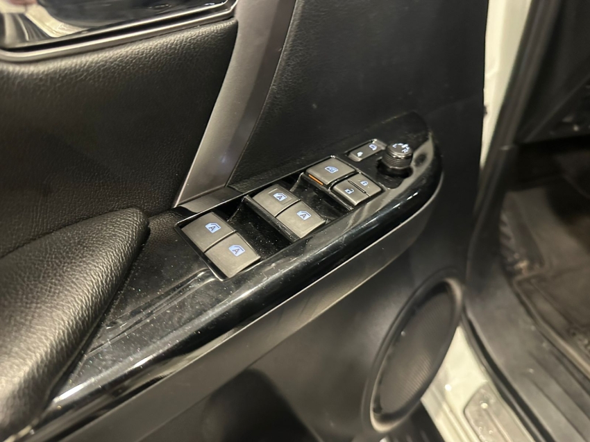 toyota hilux sw4 2.8 d-4d turbo diesel srx 7l 4x4 automatico 4p 202115