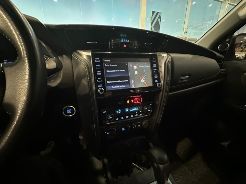 toyota hilux sw4 2.8 d-4d turbo diesel srx 7l 4x4 automatico 4p 202111