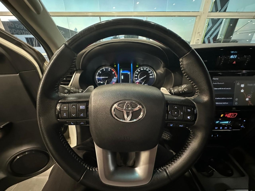 toyota hilux sw4 2.8 d-4d turbo diesel srx 7l 4x4 automatico 4p 202110