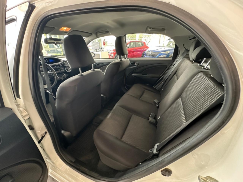 toyota etios 1.5 x plus 16v flex 4p manual 20196
