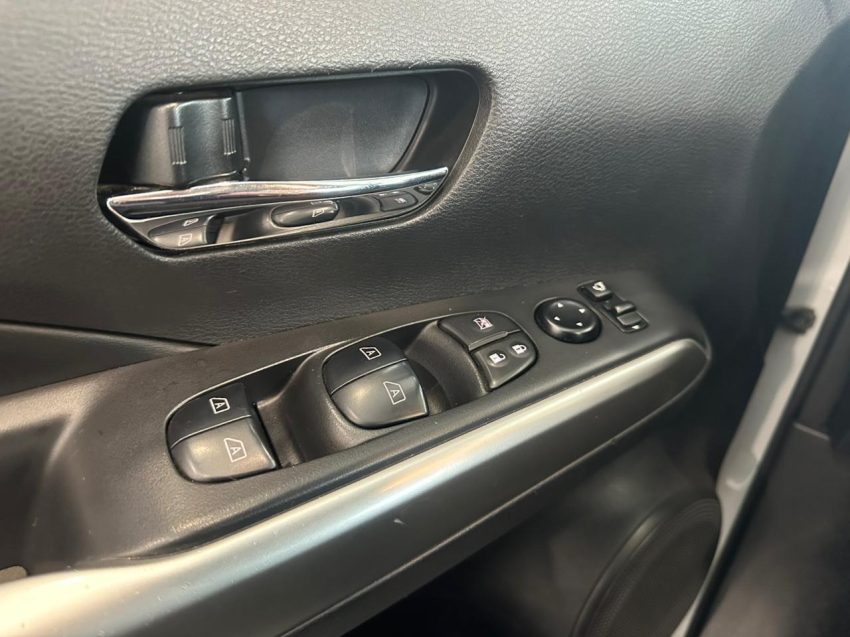 nissan kicks 1.6 16v flexstart sl 4p xtronic flex automatico 201817