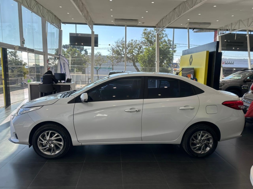 toyota yaris 1.5 16v flex sedan xs connect multidrive 4p automatico 20233