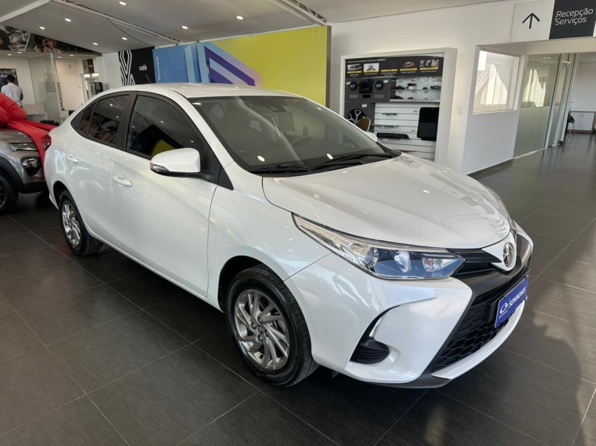 toyota yaris 1.5 16v flex sedan xs connect multidrive 4p automatico 2023