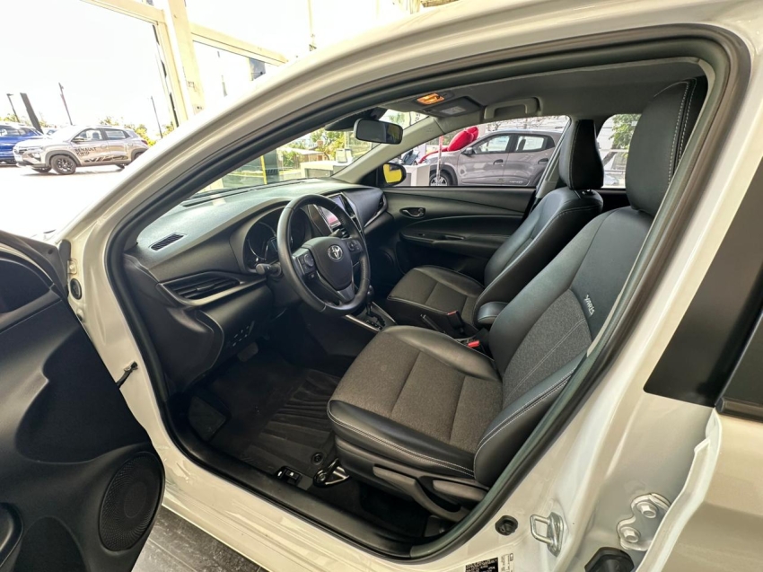 toyota yaris 1.5 16v flex sedan xs connect multidrive 4p automatico 20239