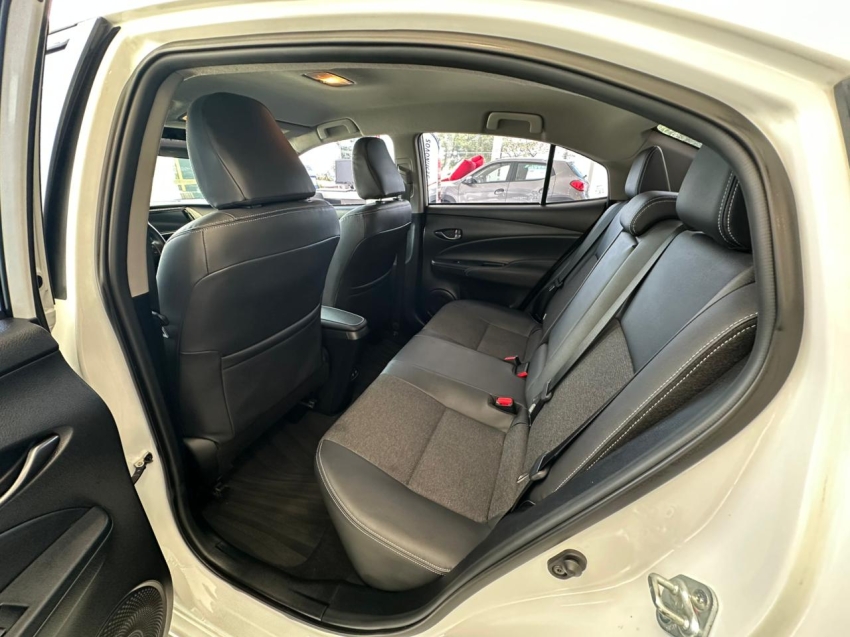 toyota yaris 1.5 16v flex sedan xs connect multidrive 4p automatico 20238