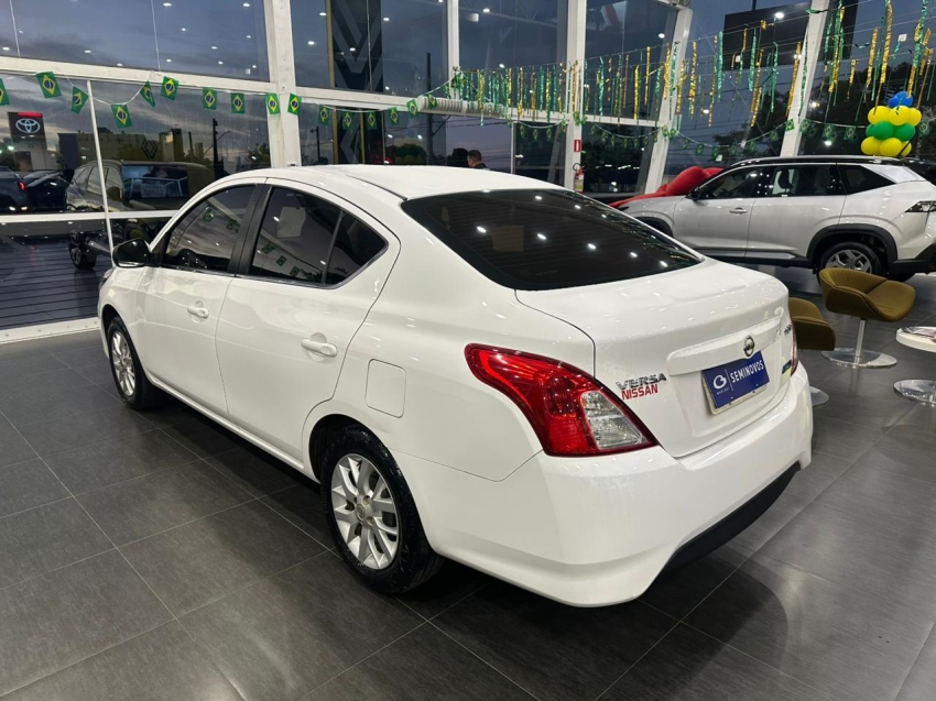 nissan versa 1.6 16v flex sv 4p xtronic automatico 20174