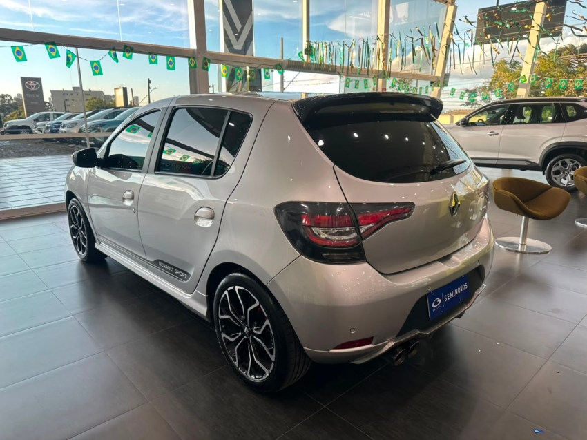 renault sandero 2.0 16v hi-flex rs manual flex 4p 20234