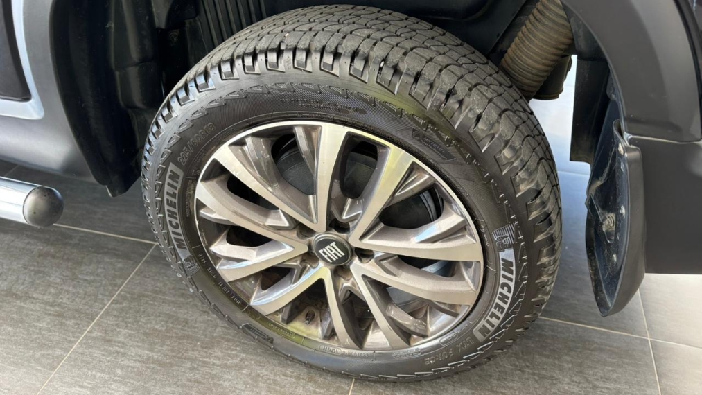 fiat toro 2.0 16v turbo diesel ranch 4wd at9 4p automatico 202213
