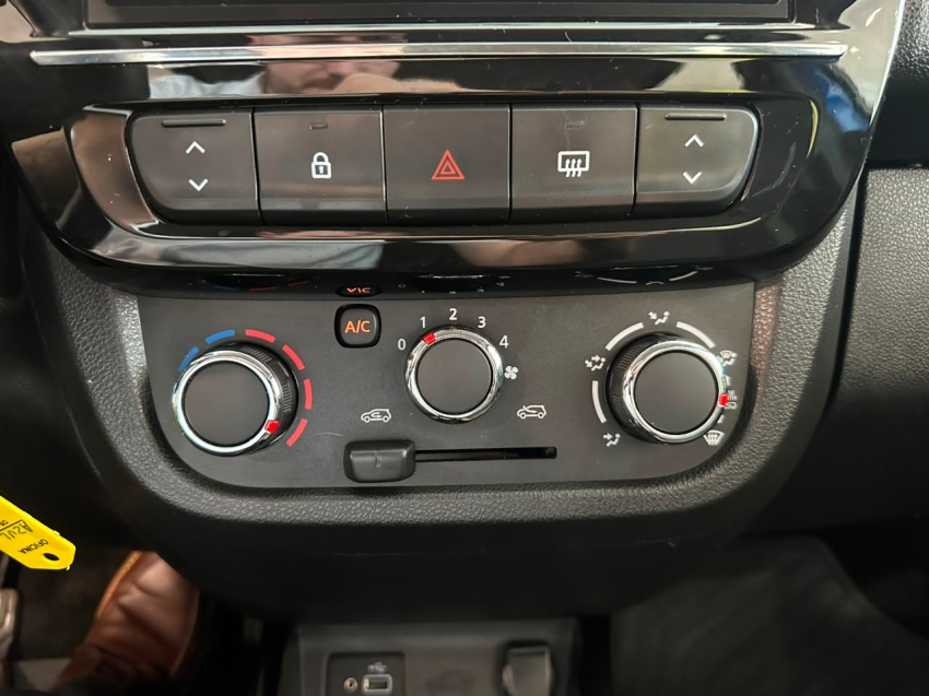 renault kwid 1.0 12v sce flex outsider manual 4p 202515