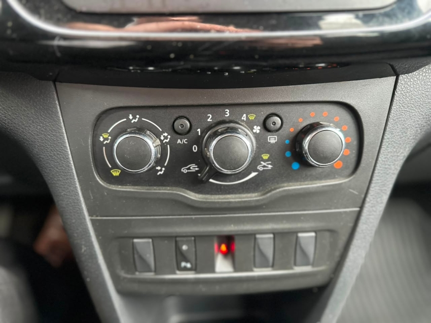renault sandero 1.0 12v sce flex zen manual 4p 202114