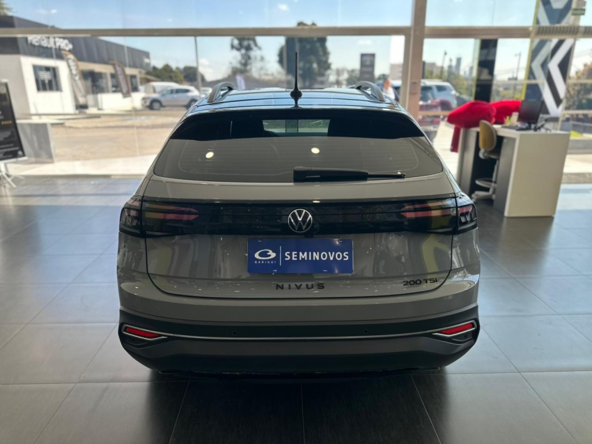 volkswagen nivus 1.0 200 tsi total flex highline automatico 4p 20235