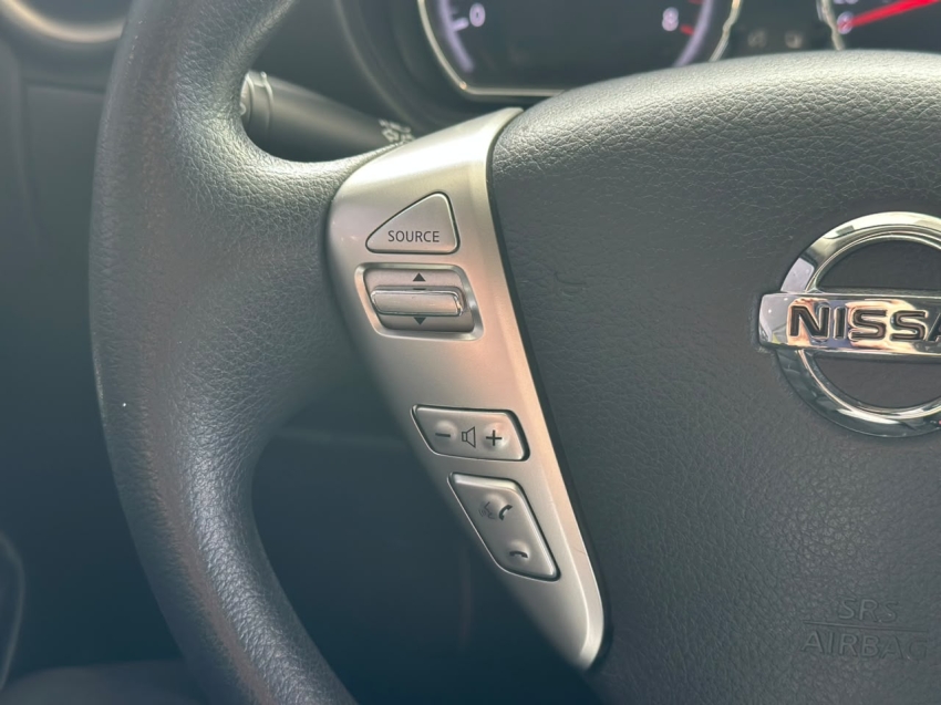 nissan versa 1.6 16v flexstart sv 4p xtronic flex automatico 201917