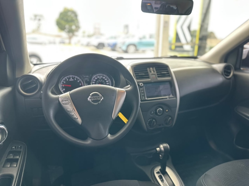 nissan versa 1.6 16v flexstart sv 4p xtronic flex automatico 201911