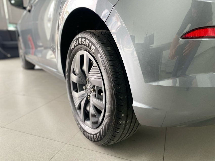 volkswagen polo 1.0 mpi track manual 2024