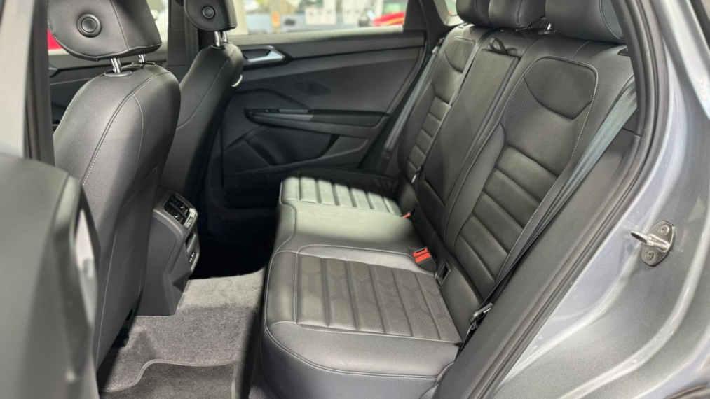 volkswagen taos 1.4 250 tsi total flex highline automatico 4p 202413