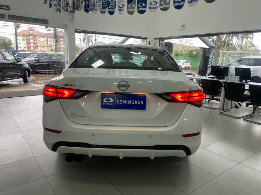 NISSAN SENTRA 2.0 16V GASOLINA EXCLUSIVE XTRONIC 4P AUTOMATICO 2025