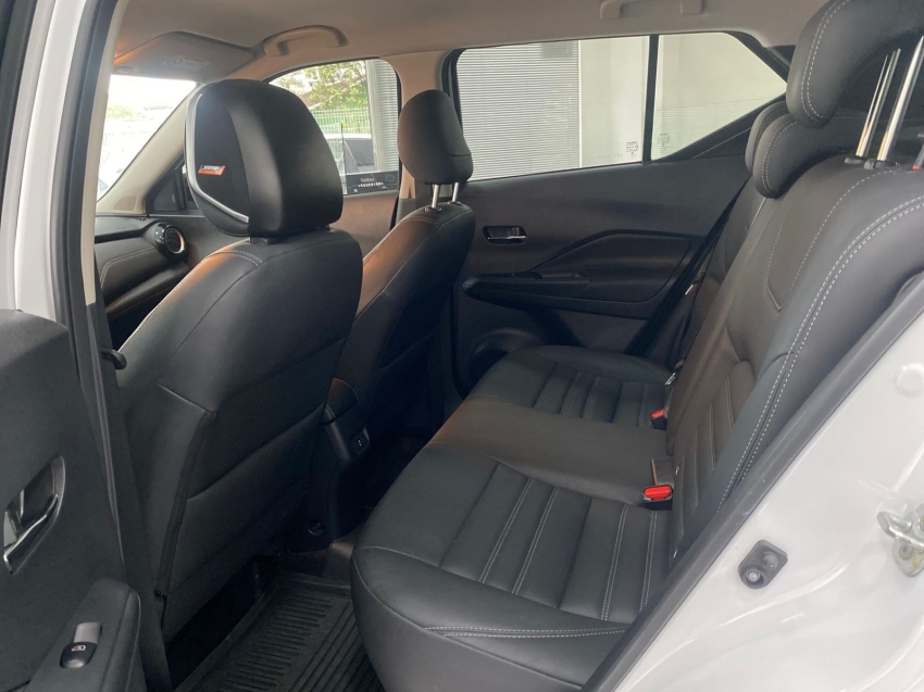 nissan kicks 1.6 16v flexstart exclusive xtronic flex 4p automatico 2024