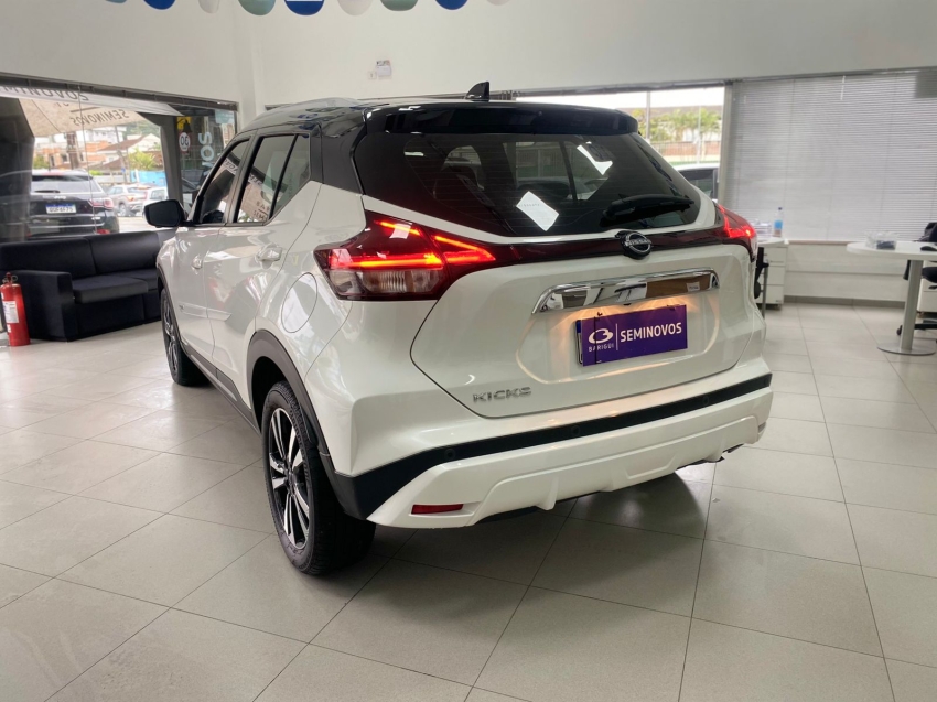 nissan kicks 1.6 16v flexstart exclusive xtronic flex 4p automatico 2024