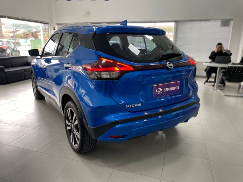 nissan kicks 1.6 16v flexstart exclusive xtronic flex 4p automatico 2022