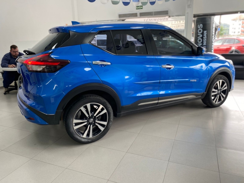 nissan kicks 1.6 16v flexstart exclusive xtronic flex 4p automatico 2022