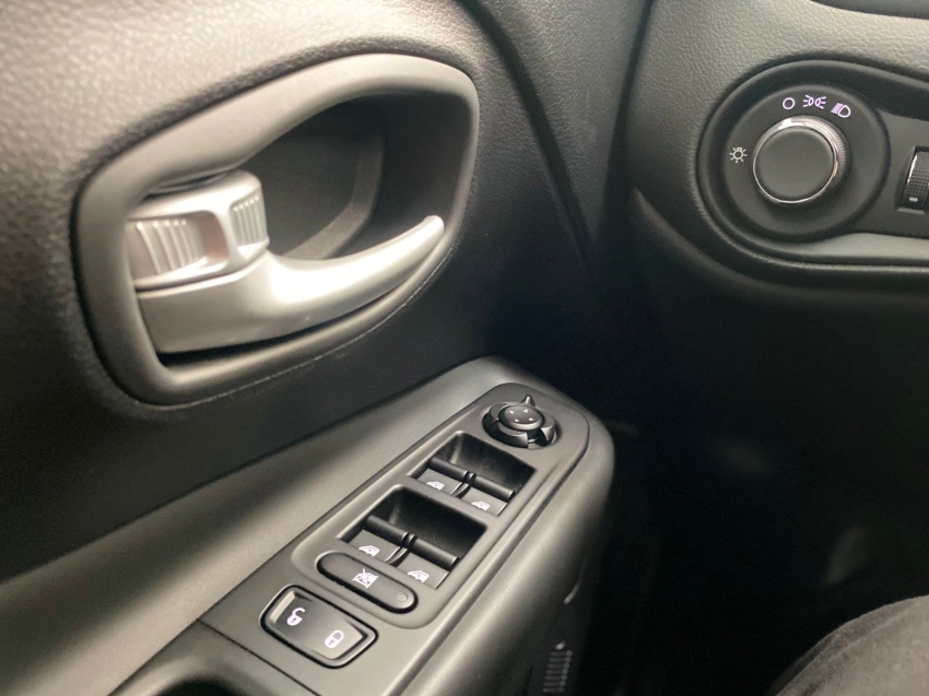 jeep renegade 1.3 t270 turbo flex longitude at6 4p automatico 2024