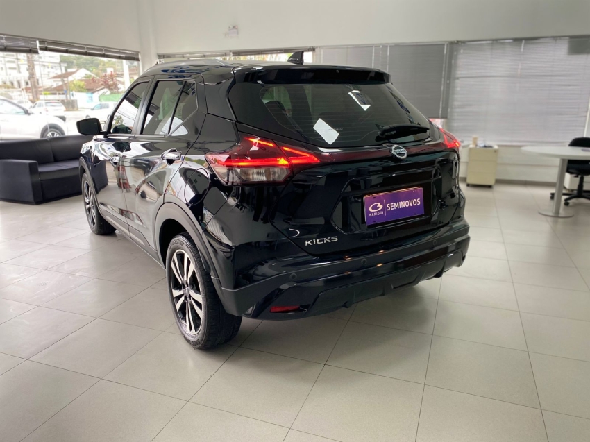 nissan kicks 1.6 16v flexstart exclusive xtronic flex 4p automatico 2022