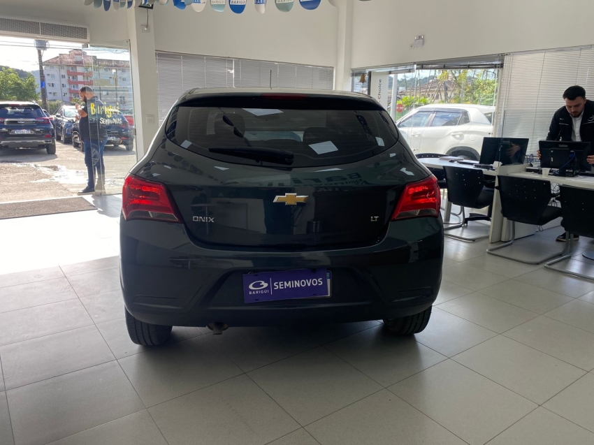 chevrolet onix 1.0 mpfi lt 8v flex 4p manual 2019