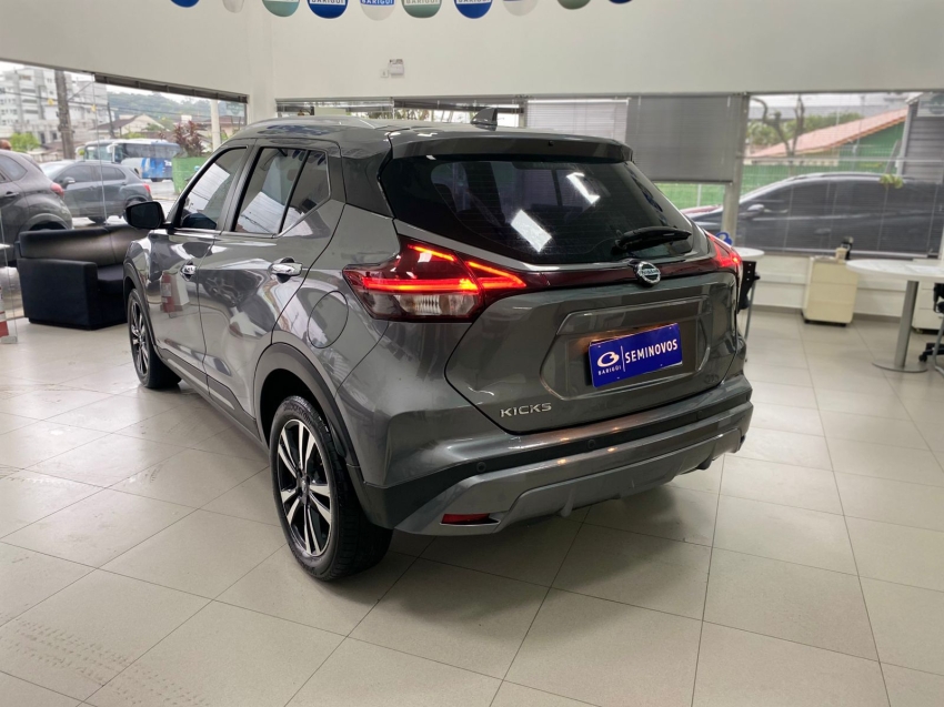 nissan kicks 1.6 16v flexstart exclusive xtronic flex 4p automatico 2022