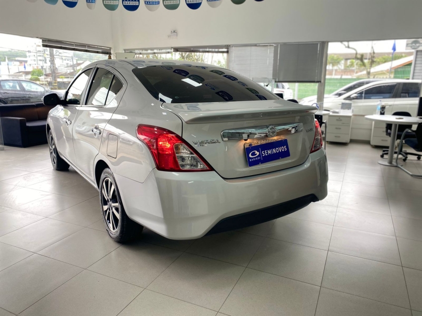 nissan versa 1.6 16v flexstart sl 4p xtronic 1.0 flex automatico 20195