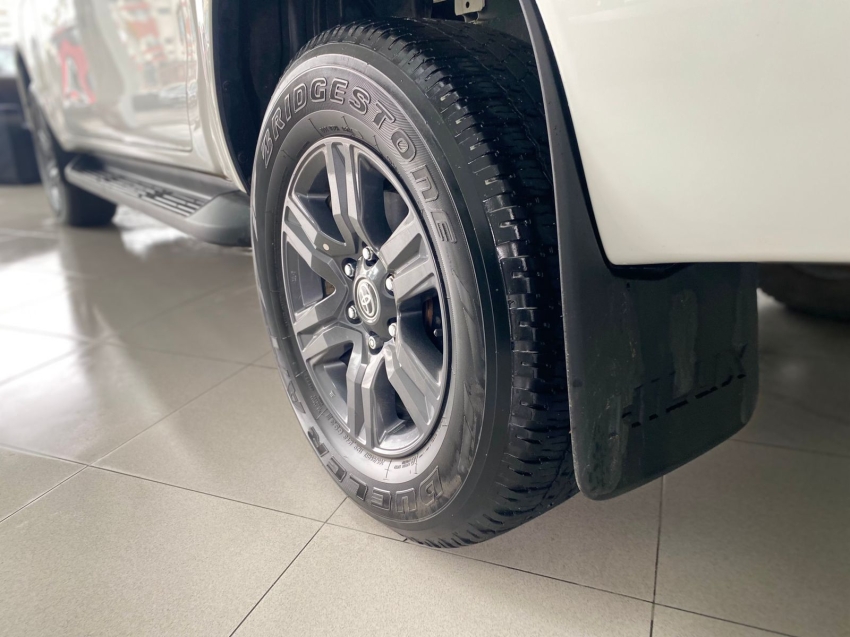 toyota hilux 2.8 d-4d turbo diesel cd sr 4x4 automatico 4p 20249