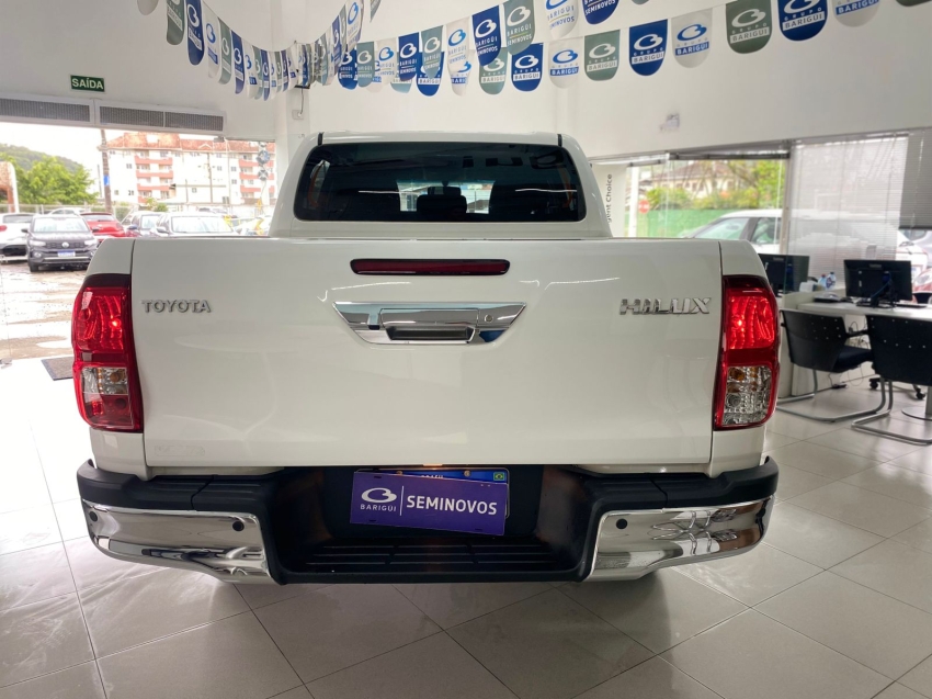 toyota hilux 2.8 d-4d turbo diesel cd sr 4x4 automatico 4p 20244