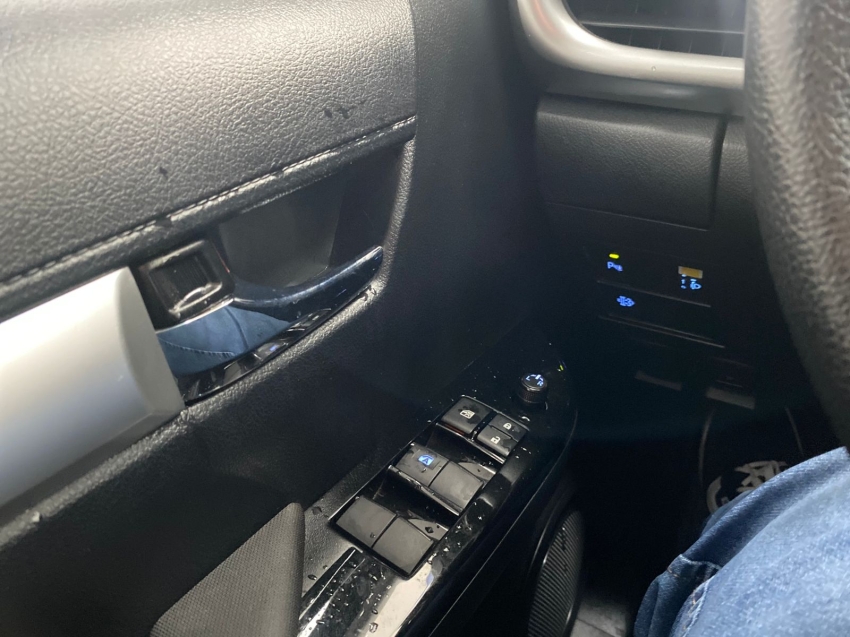 toyota hilux 2.8 d-4d turbo diesel cd sr 4x4 automatico 4p 202411