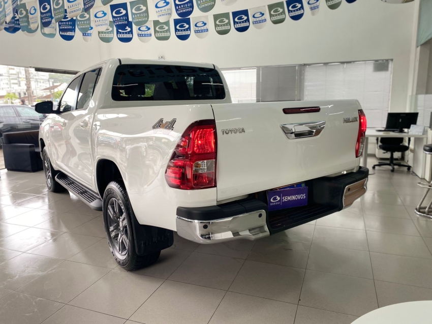toyota hilux 2.8 d-4d turbo diesel cd sr 4x4 automatico 4p 20243