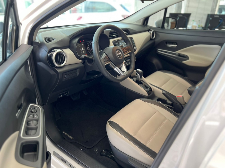 nissan versa 1.6 16v flex exclusive xtronic 4p automatico 202513