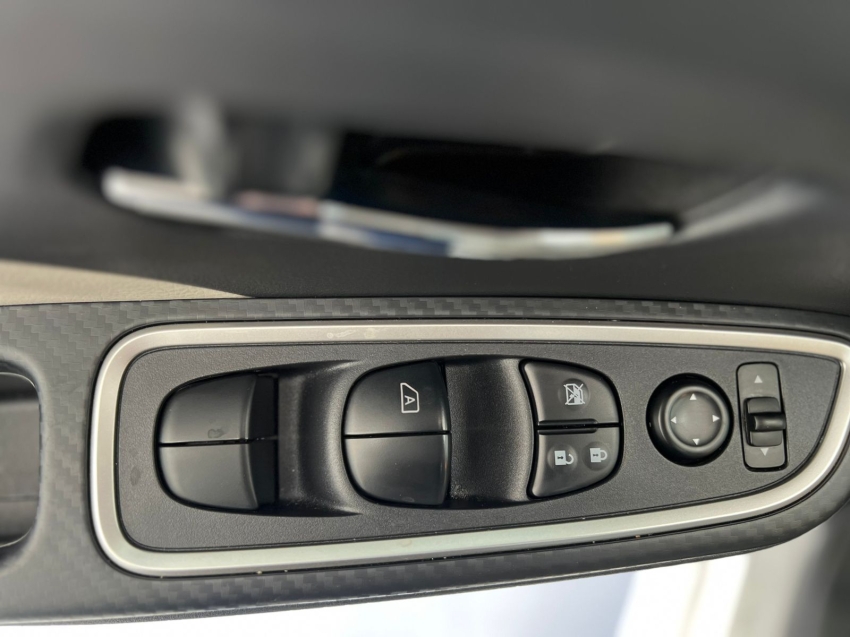 nissan versa 1.6 16v flex exclusive xtronic 4p automatico 202512